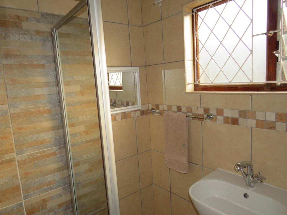 The Musafer Travel Lodge Pietermaritzburg Exterior foto
